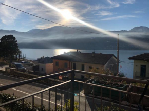 In centro Ca' Leandro Vista lago Lierna